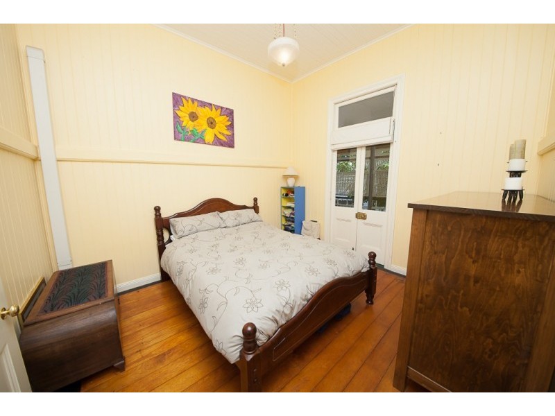 20 Park Street, Ipswich QLD 4305