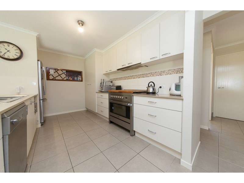 20 Shiloh Court, Pine Mountain QLD 4306