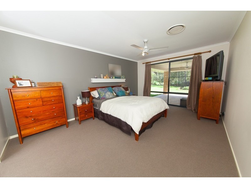 20 Shiloh Court, Pine Mountain QLD 4306