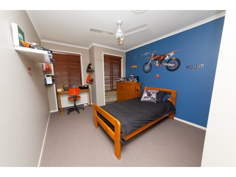 20 Shiloh Court, Pine Mountain QLD 4306