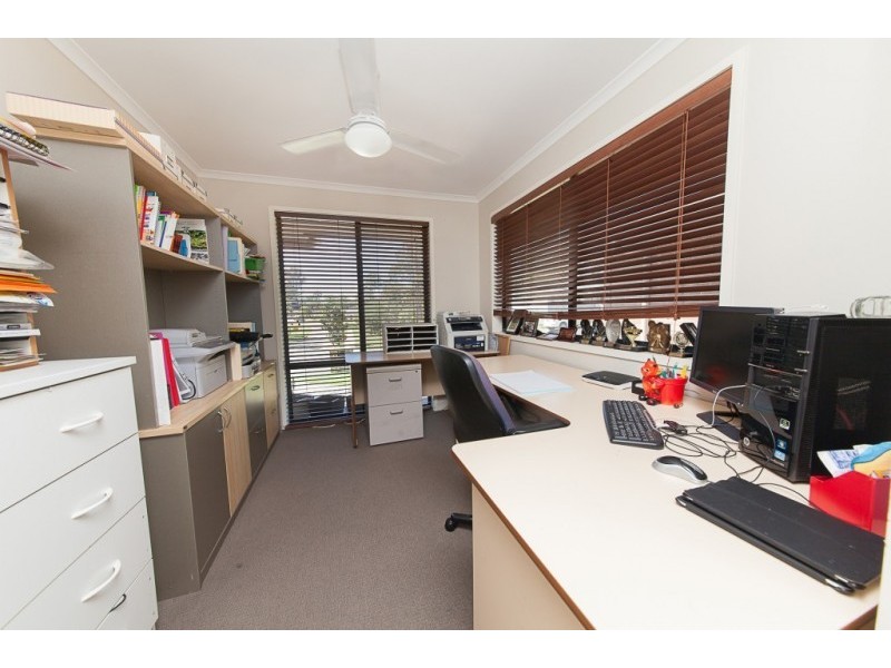 20 Shiloh Court, Pine Mountain QLD 4306