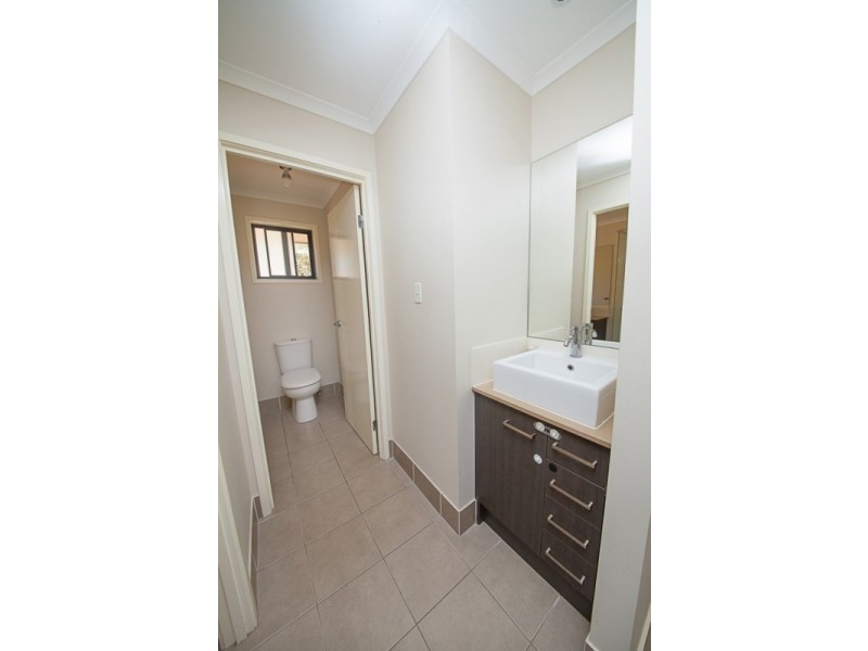 20 Shiloh Court, Pine Mountain QLD 4306