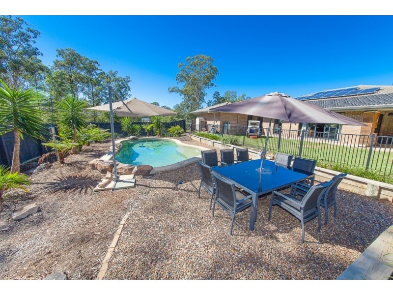 20 Shiloh Court, Pine Mountain QLD 4306