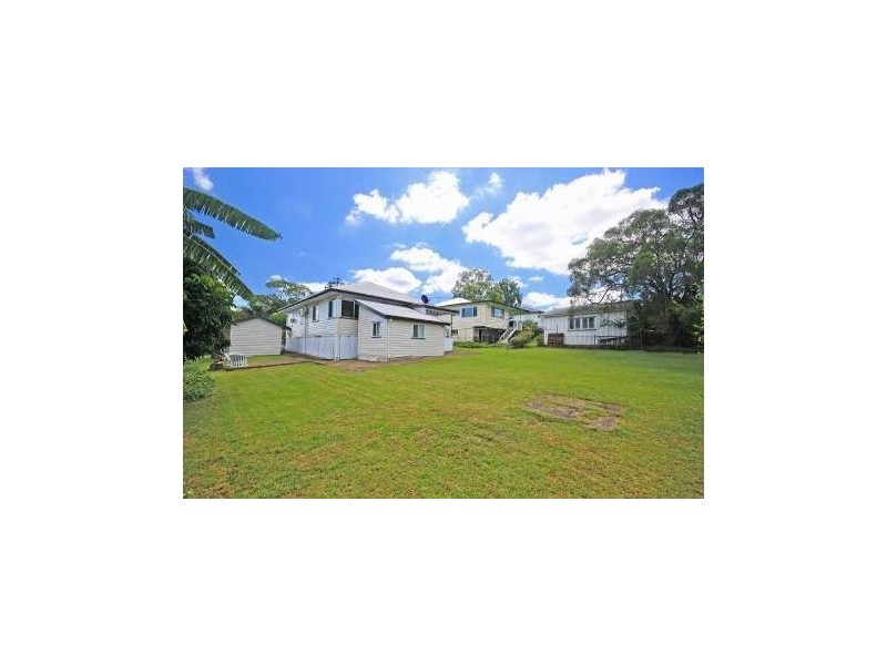 16 Jackes Street, Eastern Heights QLD 4305
