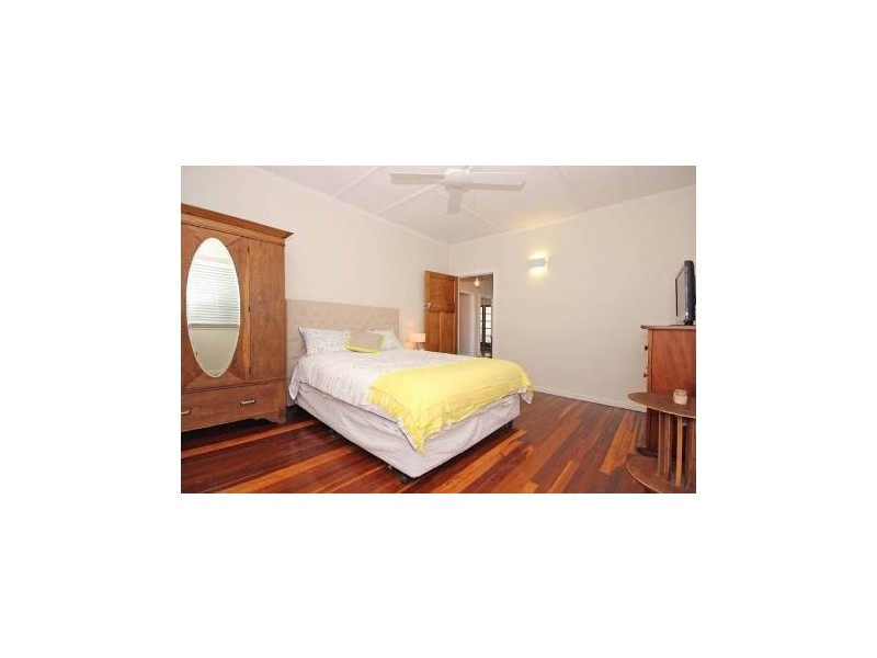 16 Jackes Street, Eastern Heights QLD 4305