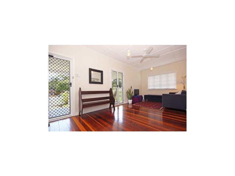 16 Jackes Street, Eastern Heights QLD 4305