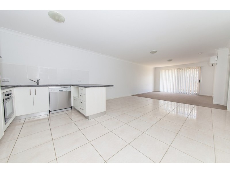 2/6 Tawney Street, Lowood QLD 4311