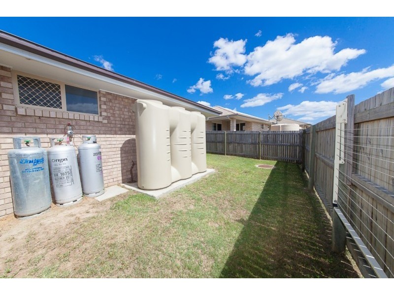 2/6 Tawney Street, Lowood QLD 4311