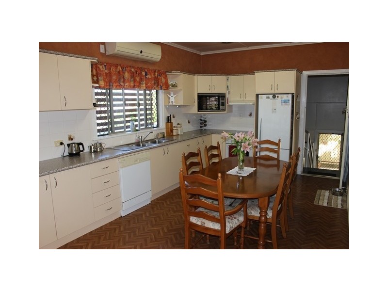 35 Hill Street, North Ipswich QLD 4305