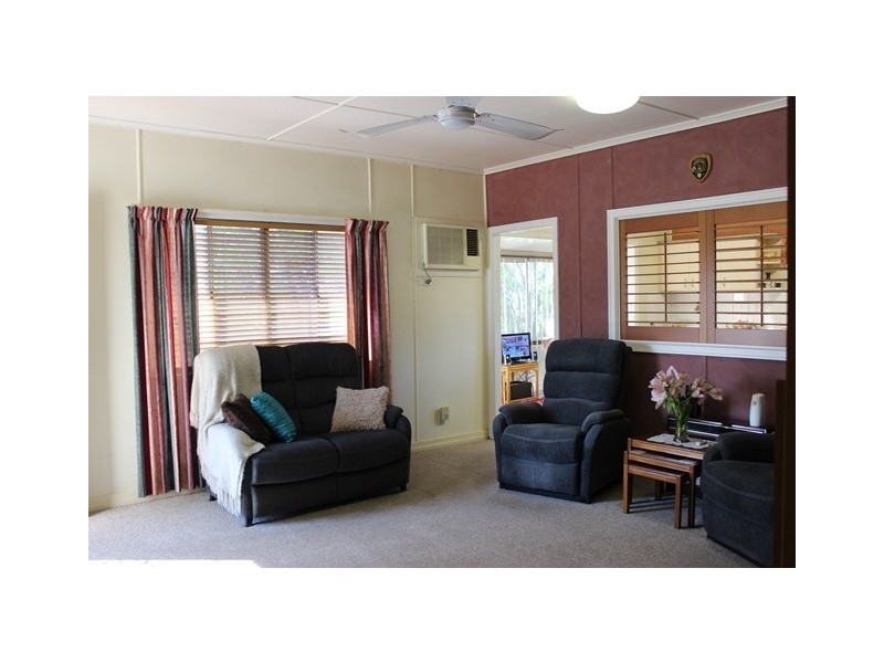 35 Hill Street, North Ipswich QLD 4305