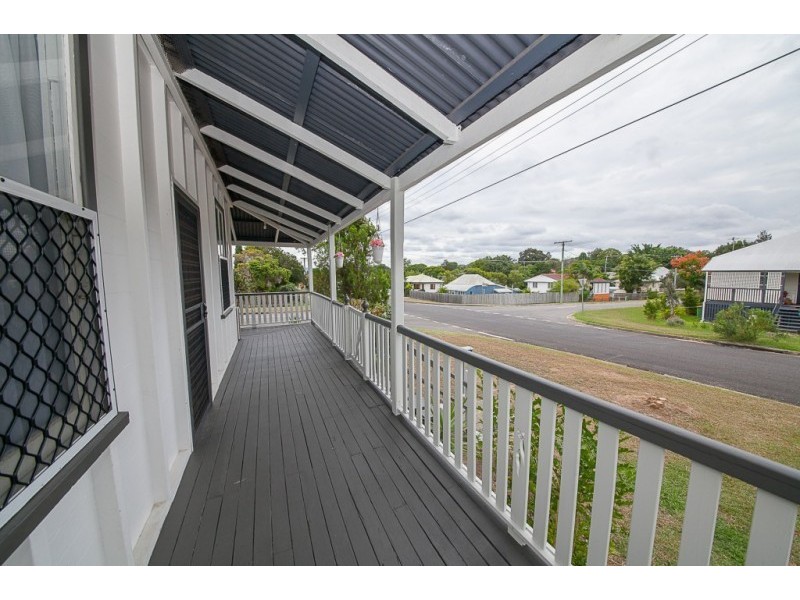 49 Lusitania Street, Newtown QLD 4305