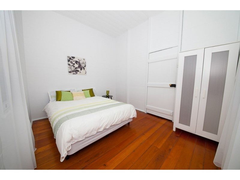 49 Lusitania Street, Newtown QLD 4305