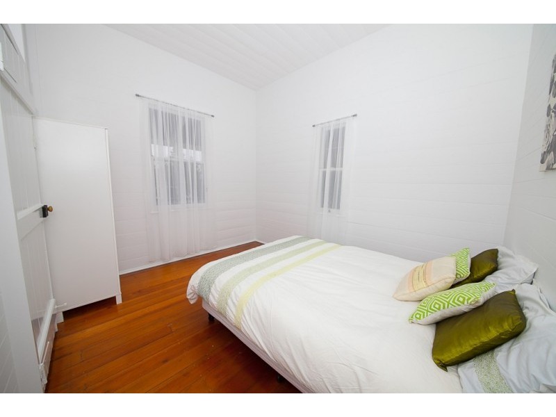 49 Lusitania Street, Newtown QLD 4305