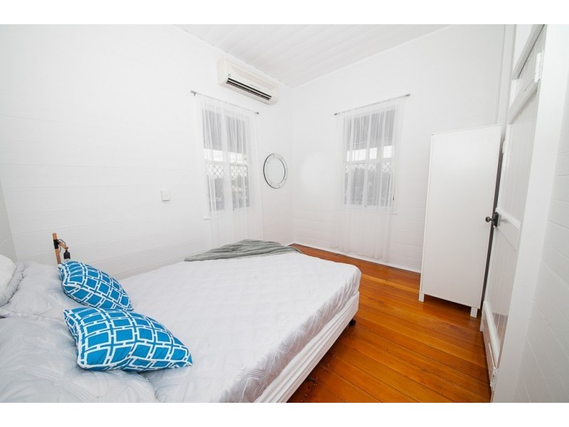 49 Lusitania Street, Newtown QLD 4305