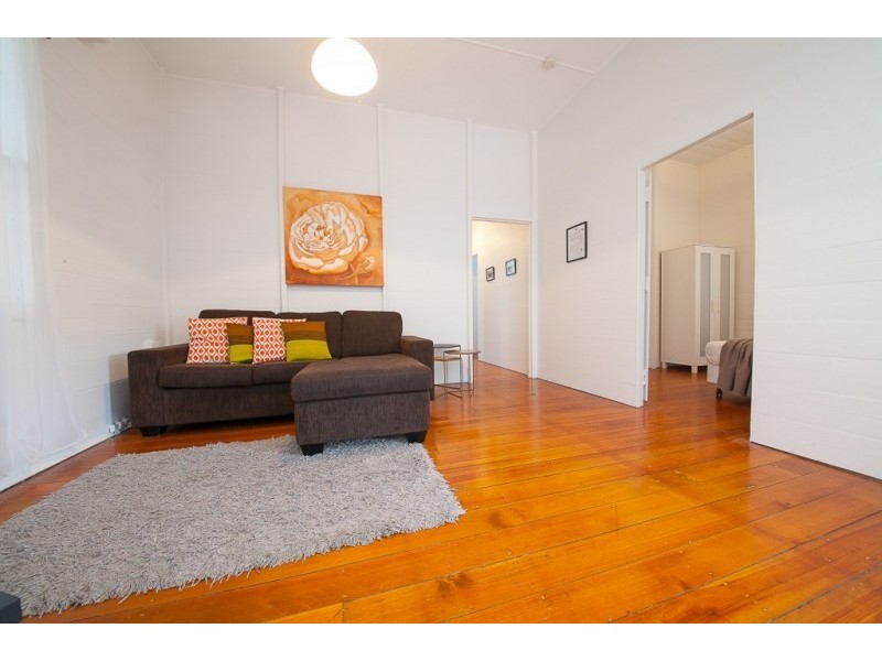 49 Lusitania Street, Newtown QLD 4305