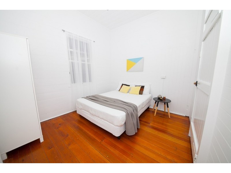 49 Lusitania Street, Newtown QLD 4305