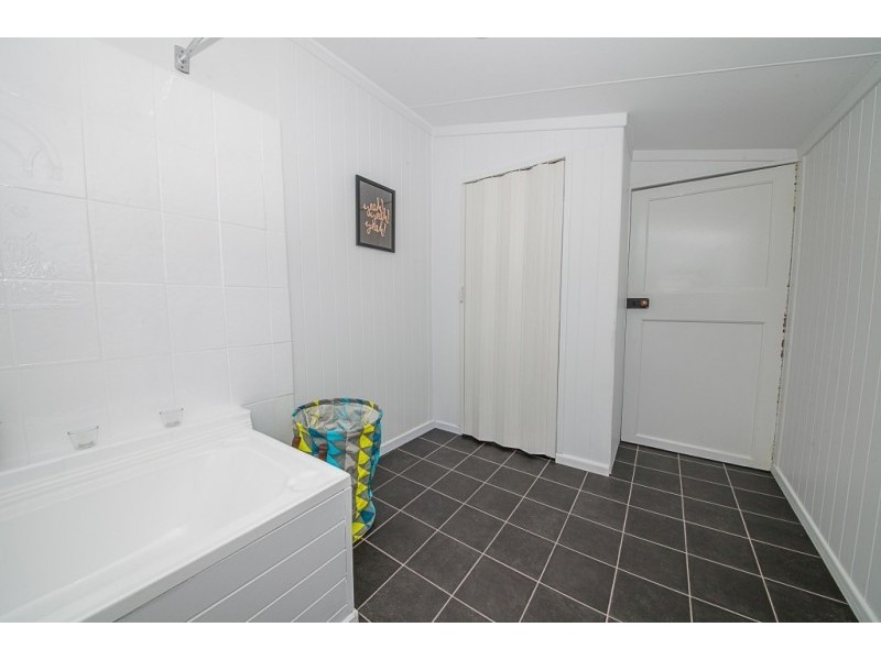 49 Lusitania Street, Newtown QLD 4305