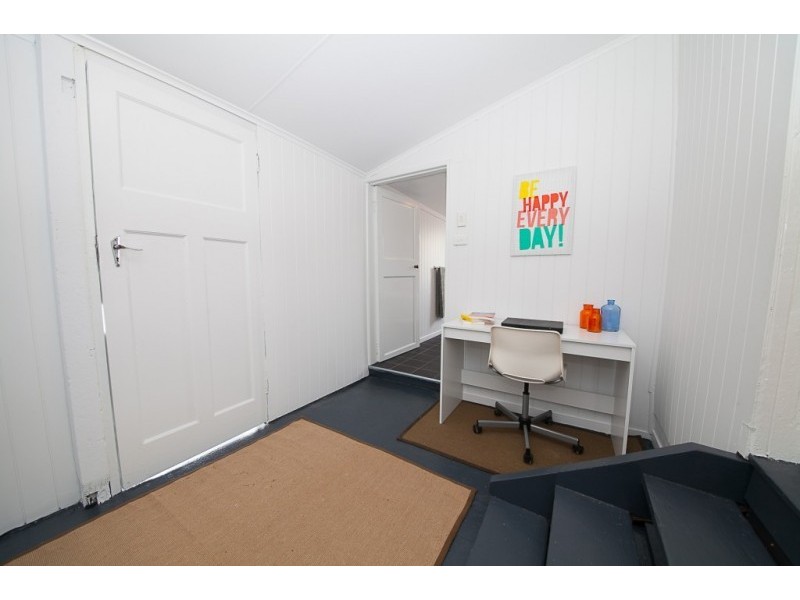 49 Lusitania Street, Newtown QLD 4305