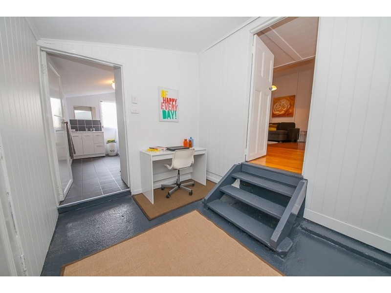 49 Lusitania Street, Newtown QLD 4305