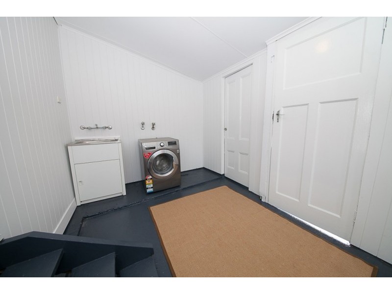 49 Lusitania Street, Newtown QLD 4305