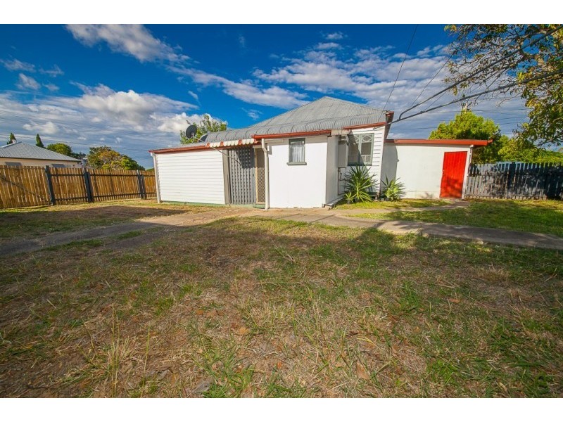 49 Lusitania Street, Newtown QLD 4305