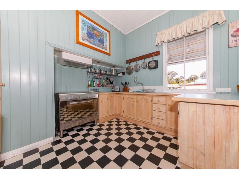 6 High Street, Ebbw Vale QLD 4304