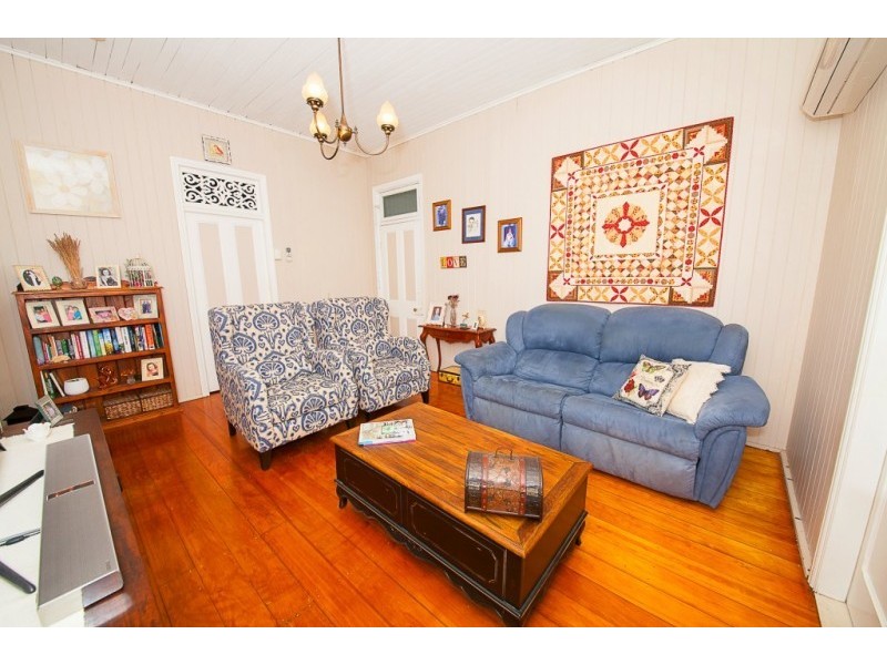 6 High Street, Ebbw Vale QLD 4304