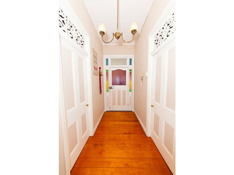 6 High Street, Ebbw Vale QLD 4304