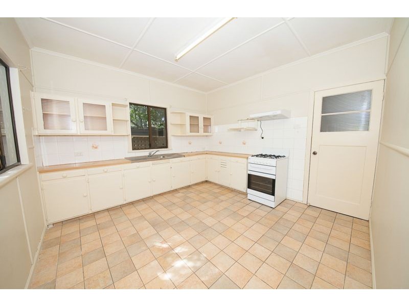 99 Brisbane Road, Booval QLD 4304