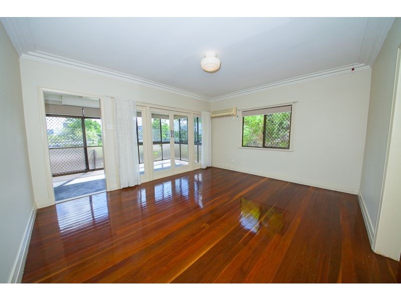 99 Brisbane Road, Booval QLD 4304