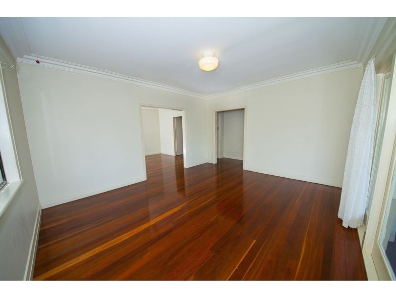 99 Brisbane Road, Booval QLD 4304