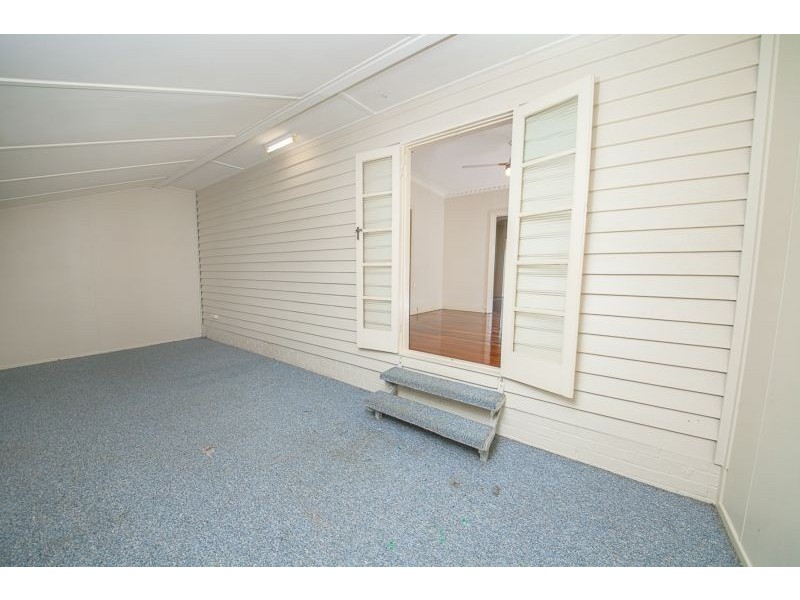 99 Brisbane Road, Booval QLD 4304