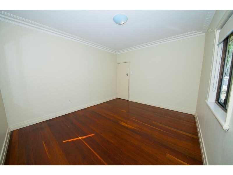 99 Brisbane Road, Booval QLD 4304