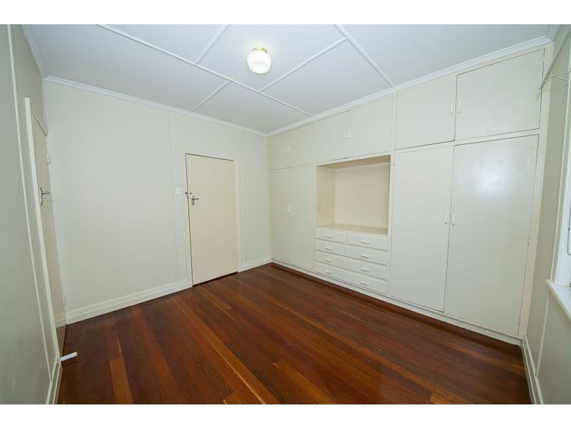 99 Brisbane Road, Booval QLD 4304