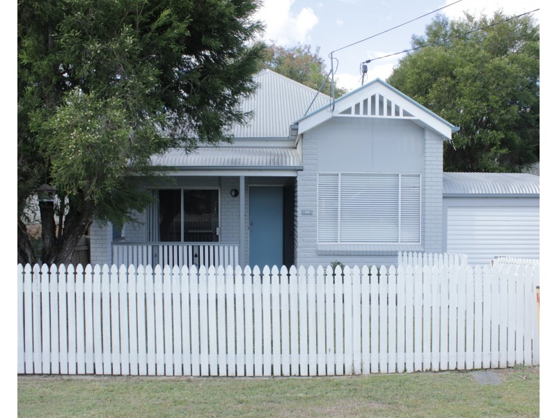 14 Macquarie Street, Booval QLD 4304