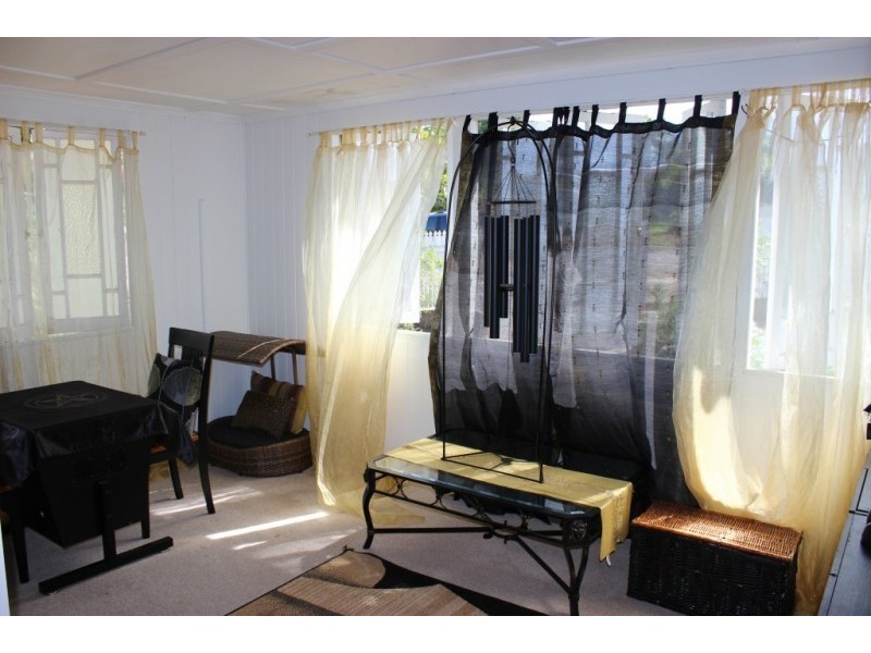 15 Holmes Street, North Ipswich QLD 4305