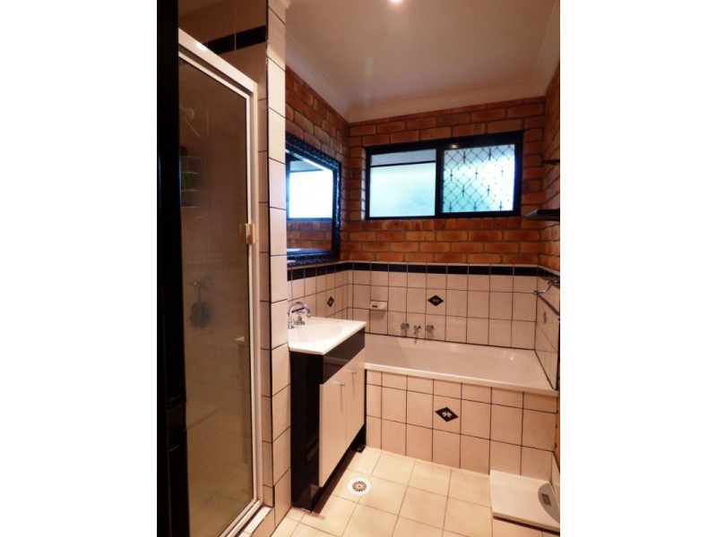 31 Greenway Street, Churchill QLD 4305