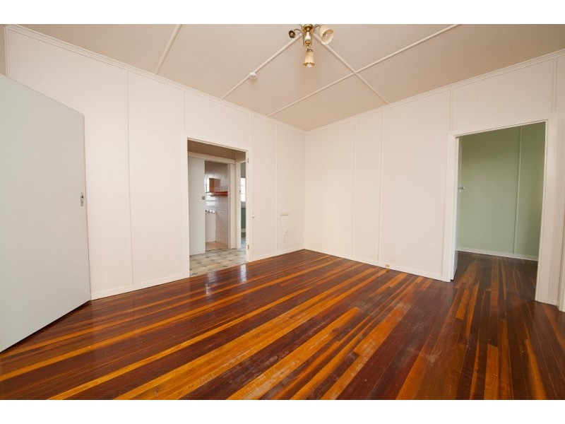 19 Blackwood Street, East Ipswich QLD 4305