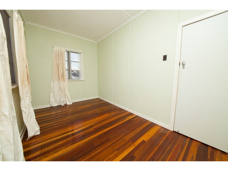 19 Blackwood Street, East Ipswich QLD 4305