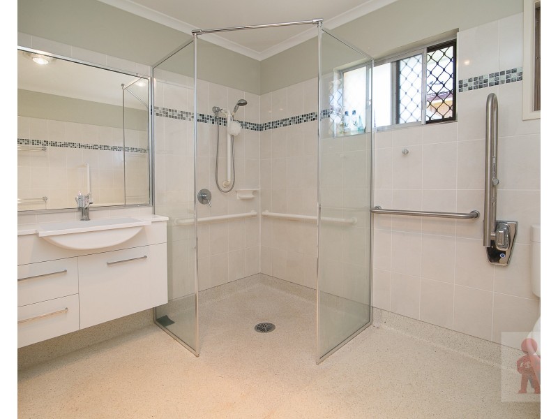 5 Rowan Drive, Brassall QLD 4305
