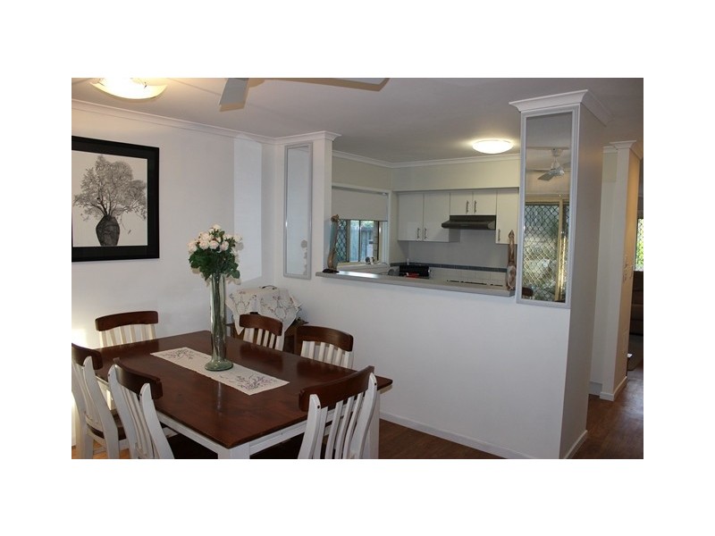 6/13 John Staines Crescent, North Ipswich QLD 4305