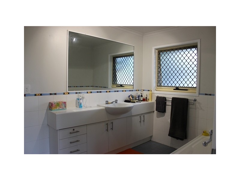 6/13 John Staines Crescent, North Ipswich QLD 4305