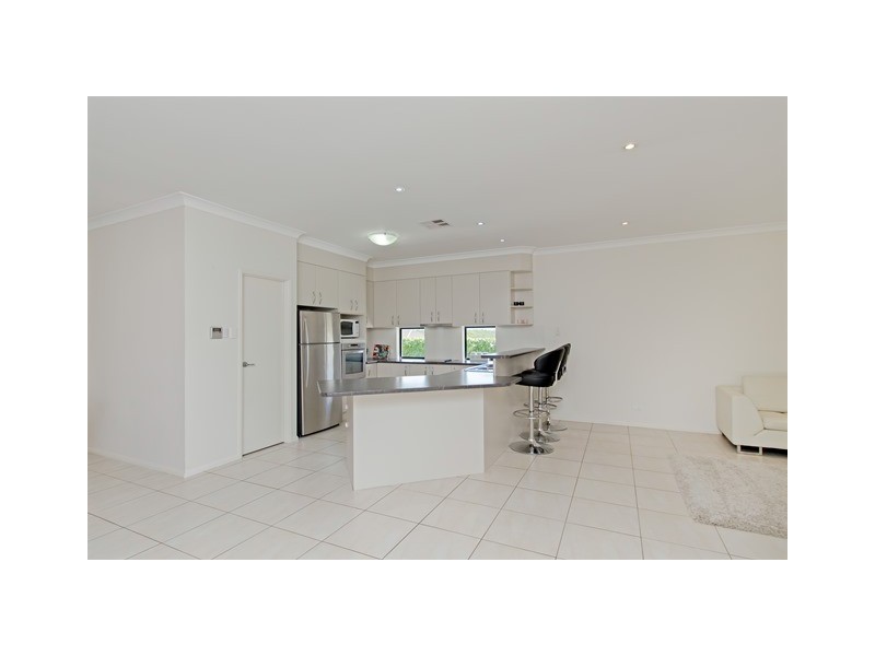 2 Donald Place, Brassall QLD 4305