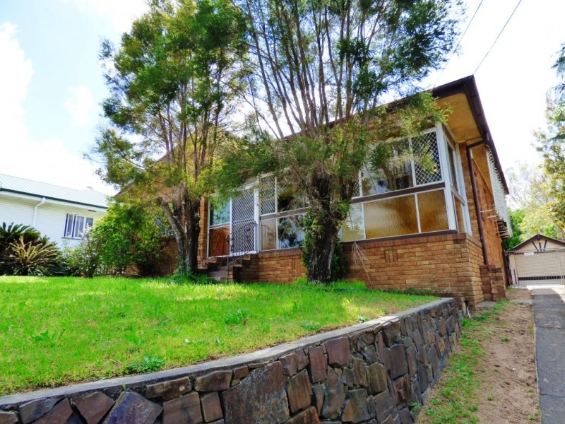 180 Blackstone Road, Silkstone QLD 4304