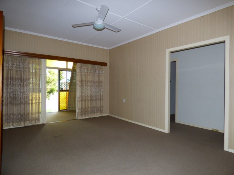 180 Blackstone Road, Silkstone QLD 4304