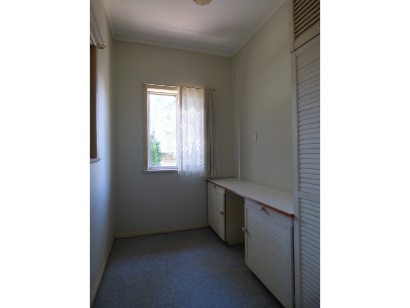 180 Blackstone Road, Silkstone QLD 4304