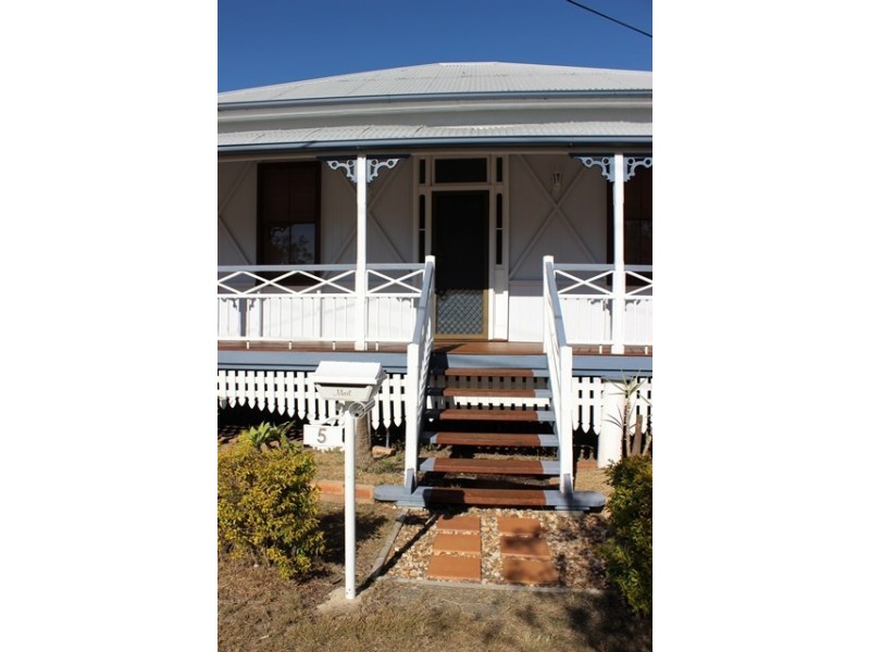 5 Flint Street, North Ipswich QLD 4305