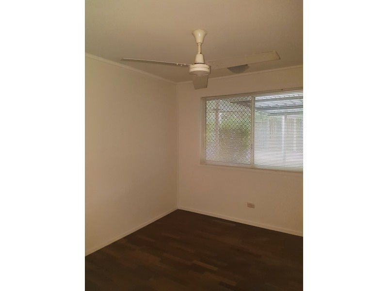70 River Road, Bundamba QLD 4304