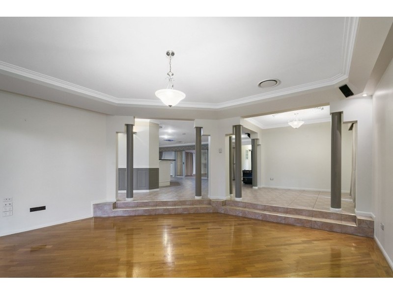 18-20 Woodlands Avenue, Camira QLD 4300