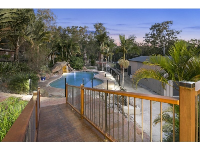 18-20 Woodlands Avenue, Camira QLD 4300